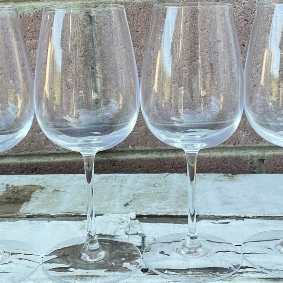 Set of 4 Clear Stemmed Wineglasses - Picture 6 of 6